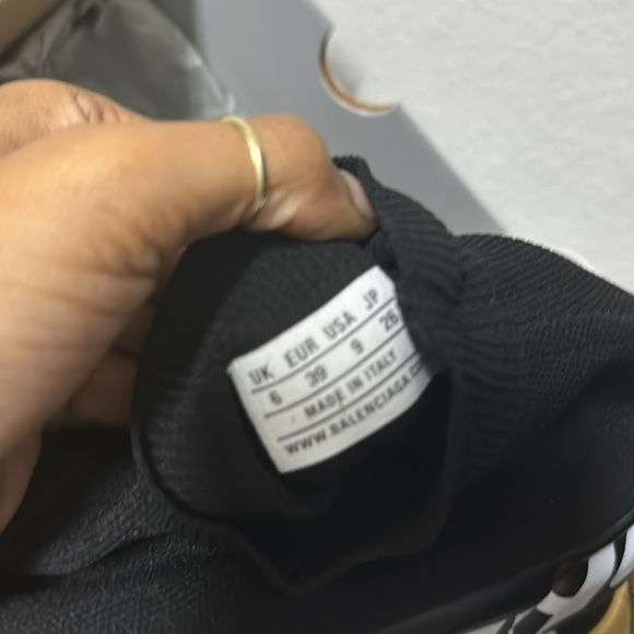 BALENCIAGA SPEED RUNNERS GRAFFITI - Picture 9 of 11